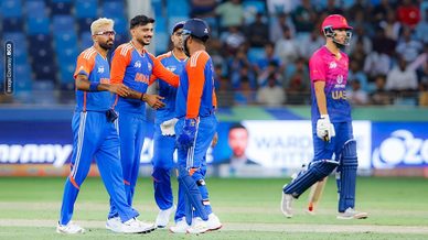 एशिया कप 2025: भारत की धमाकेदार शुरुआत, यूएई को 9 विकेट से हराया