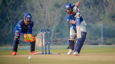 Prepping for #MIvRCB as Polly hits the nets