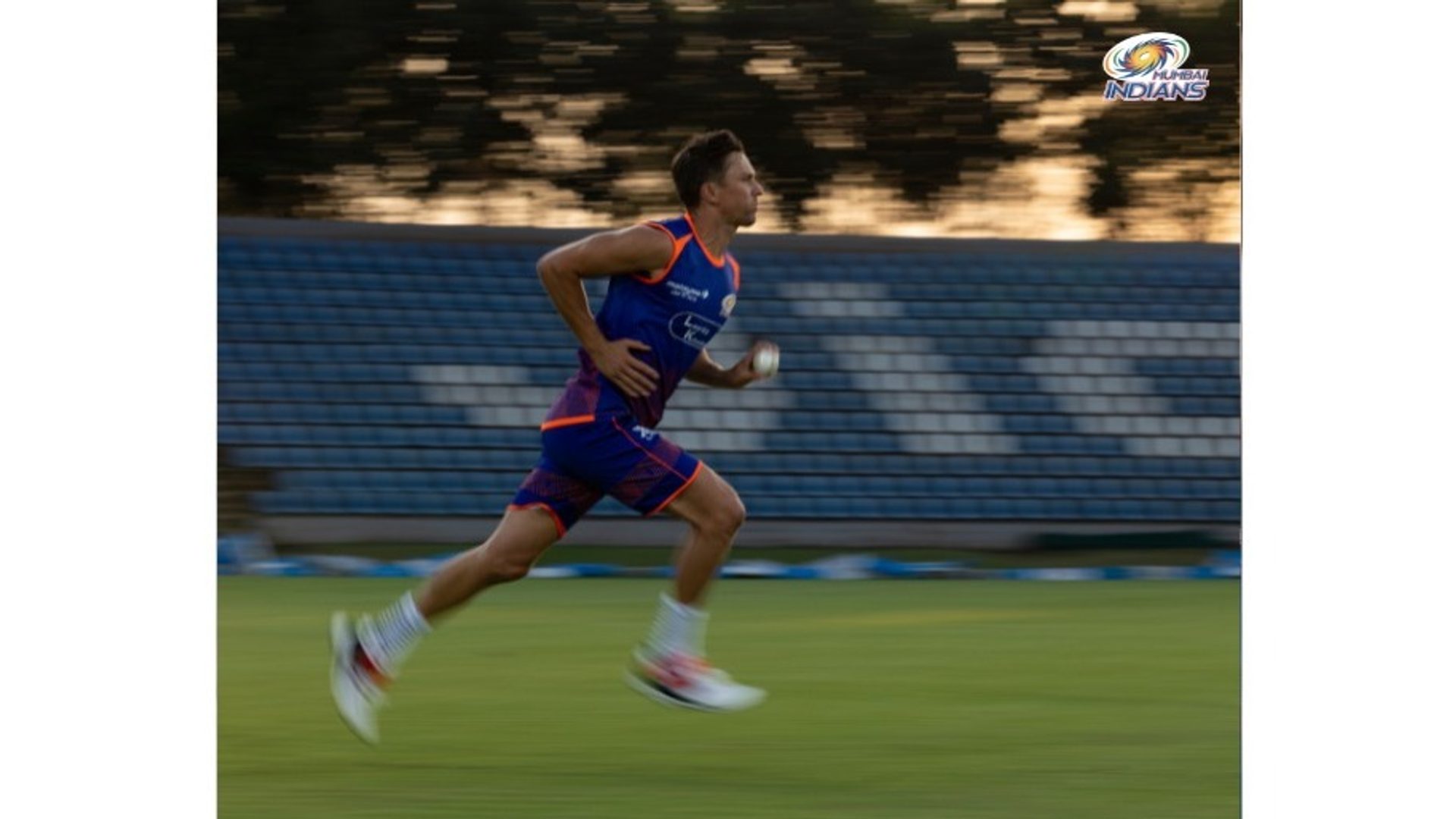 एमआय युनिव्हर्समध्ये स्टाइलमध्ये बोल्टची एंट्री!