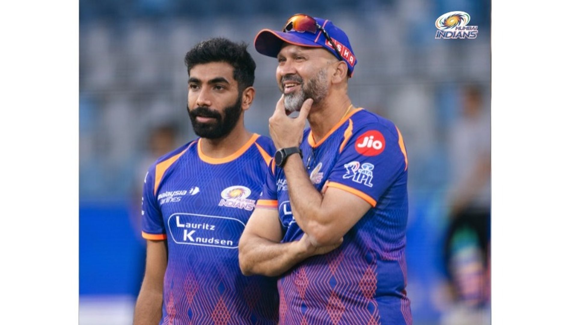 "गेंदबाजों को बुमराह से सीखना चाहिए मेहनत का जुनून": पारस म्हाम्ब्रे   