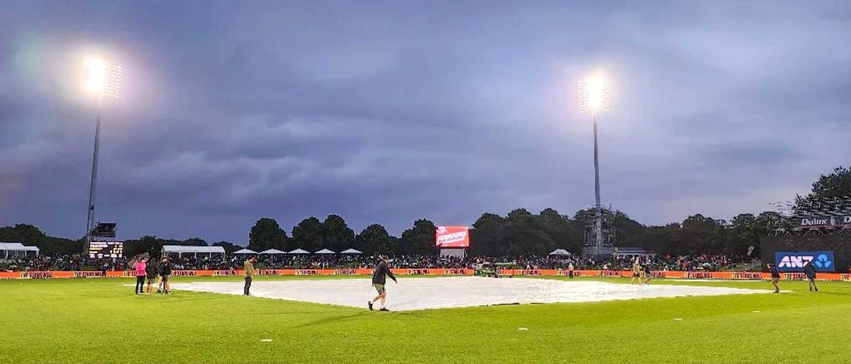 NZvIND तिसरी ओडीआयः पावसामुळे सामना वाचला पण मालिका गेली