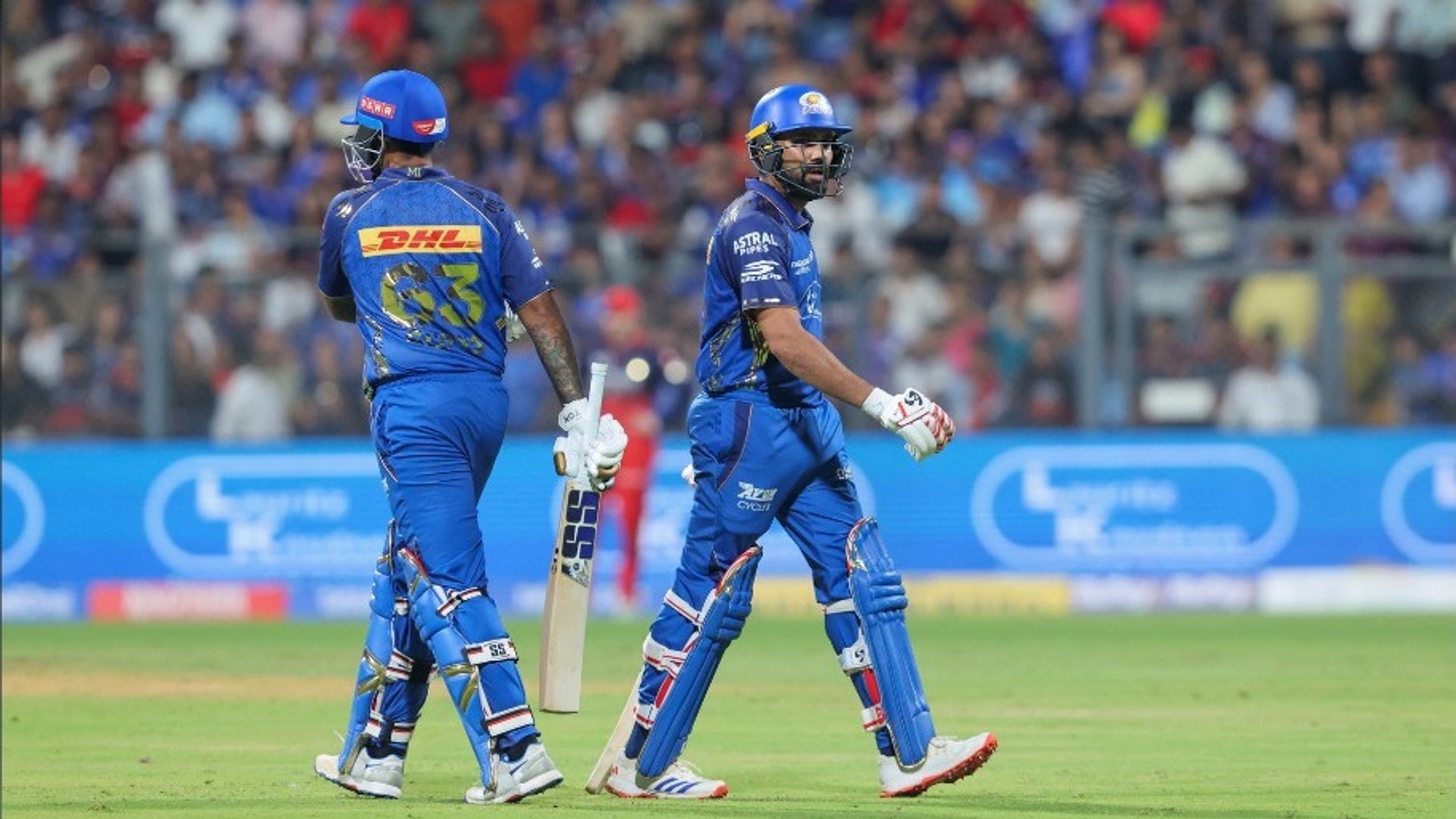 आयपीएल 2026  IPL 2026: मुंबईचा 18 धावांनी पराभव करत आरसीबीने रचला इतिहास